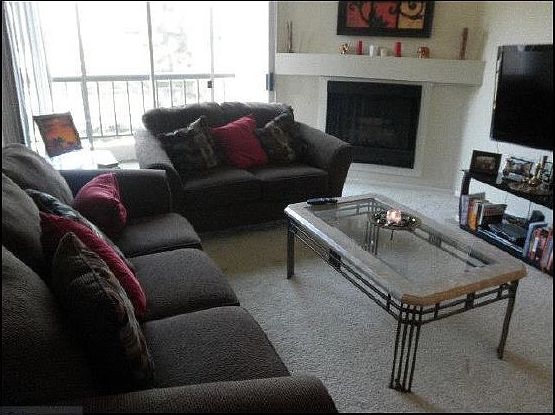 LIVING ROOM/BALCONY