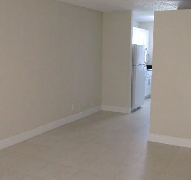 GEM COVE APARTMENTS — Photo 3