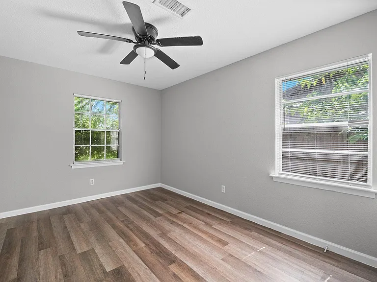 5242 Greylog Dr — Photo 16
