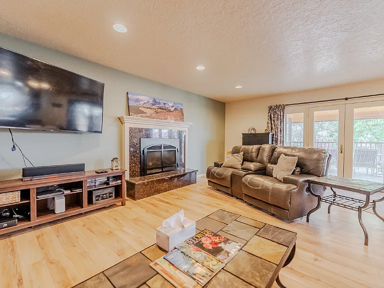 2115 Tesoro Pl #4 — Photo 7