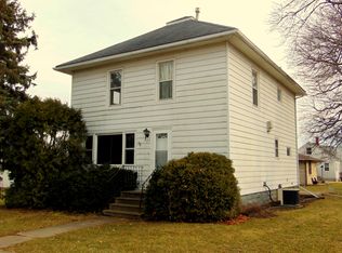 125 W 2nd St, Bennett, IA 52721