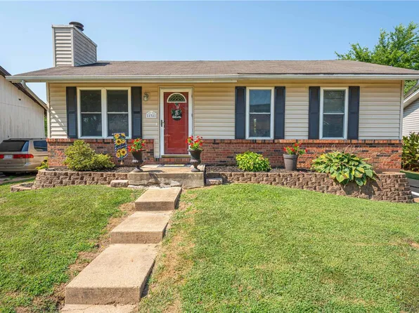 838 Matthews Dr, Fenton, MO 63026