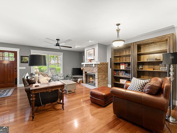 3rd image of 336 Wood St