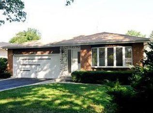 890 Prague Ave, Buffalo Grove, IL