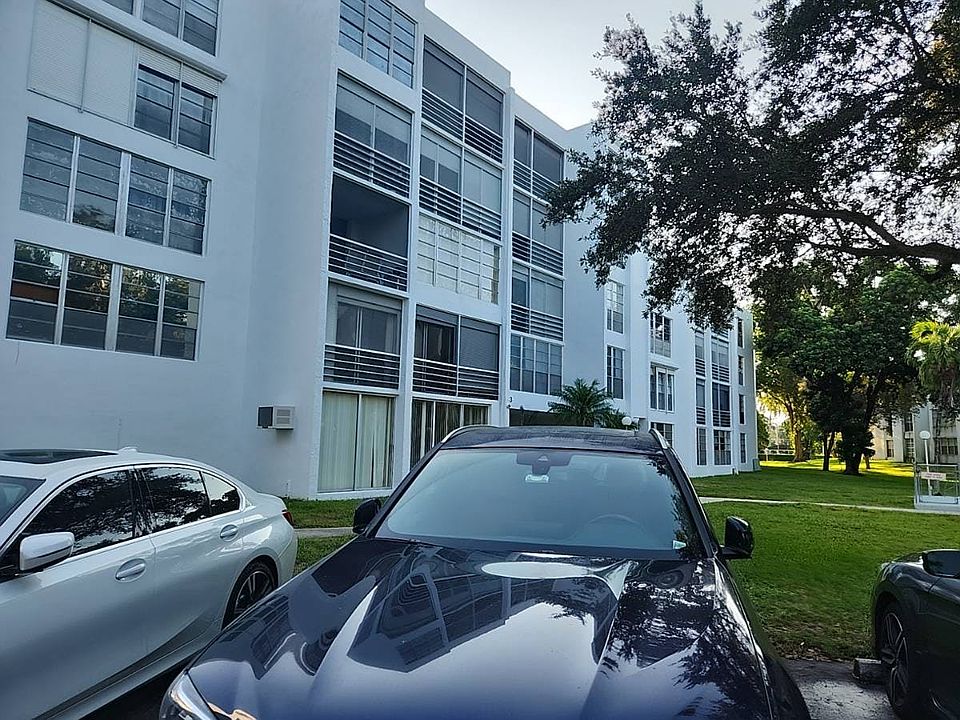 2nd image of 6921 Cypress Rd APT D18