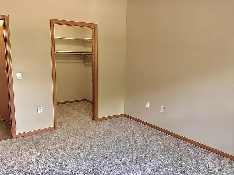 Fairway Glen Apartments — Photo 14