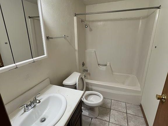 4th image of 727 9th St N