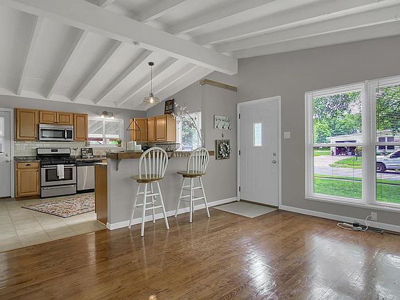 3rd image of 1275 Carla Dr