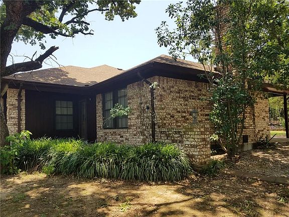 4th image of 613 Donna Ct