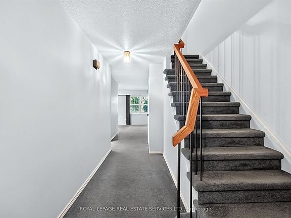 3rd image of 1951 Rathburn Rd E #86