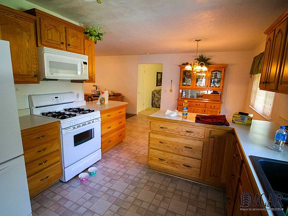 5th image of 9884 Pamela Dr
