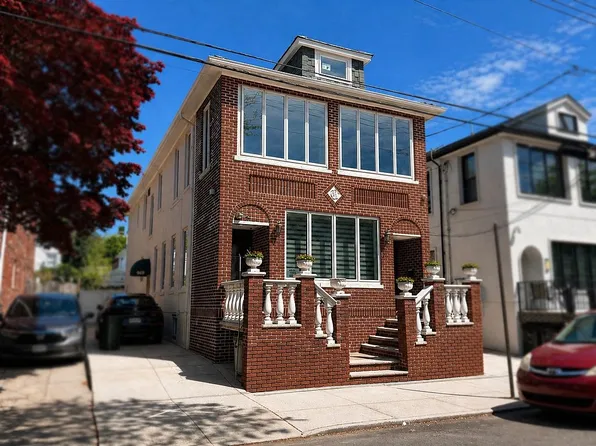 969 E 27th St, Brooklyn, NY 11210