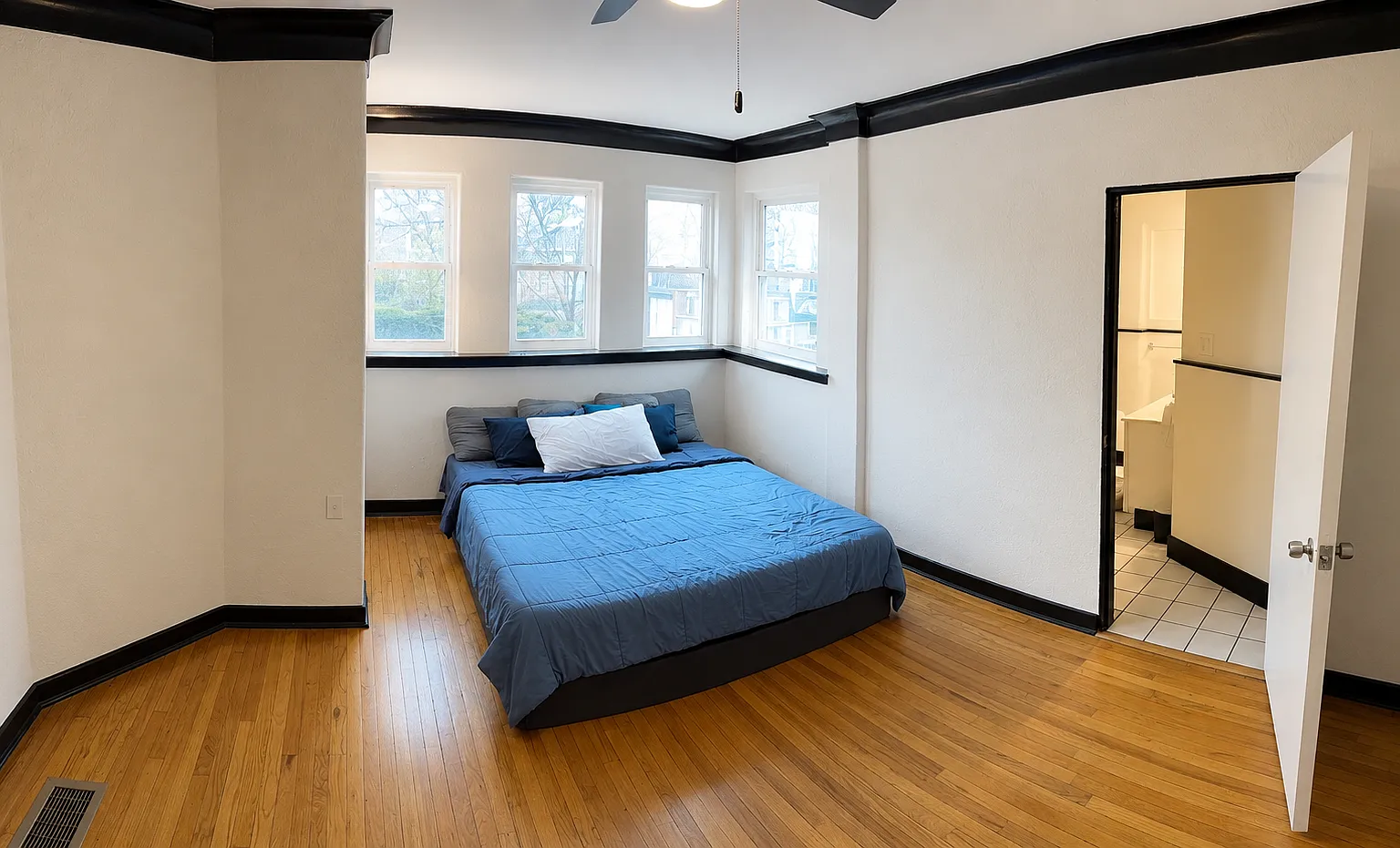 1007 Hazel Ct — Photo 4