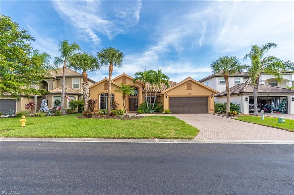 4 bed, 2.0 bath, 2315 sqft, $6,500 — Photo 2