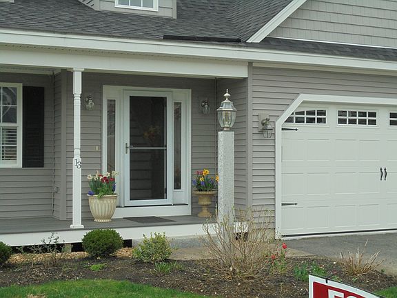 2nd image of 13 Bent Grass Cir