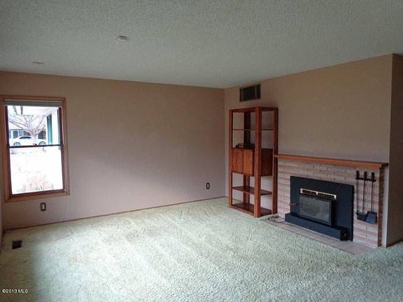 Living Room & Fireplace
