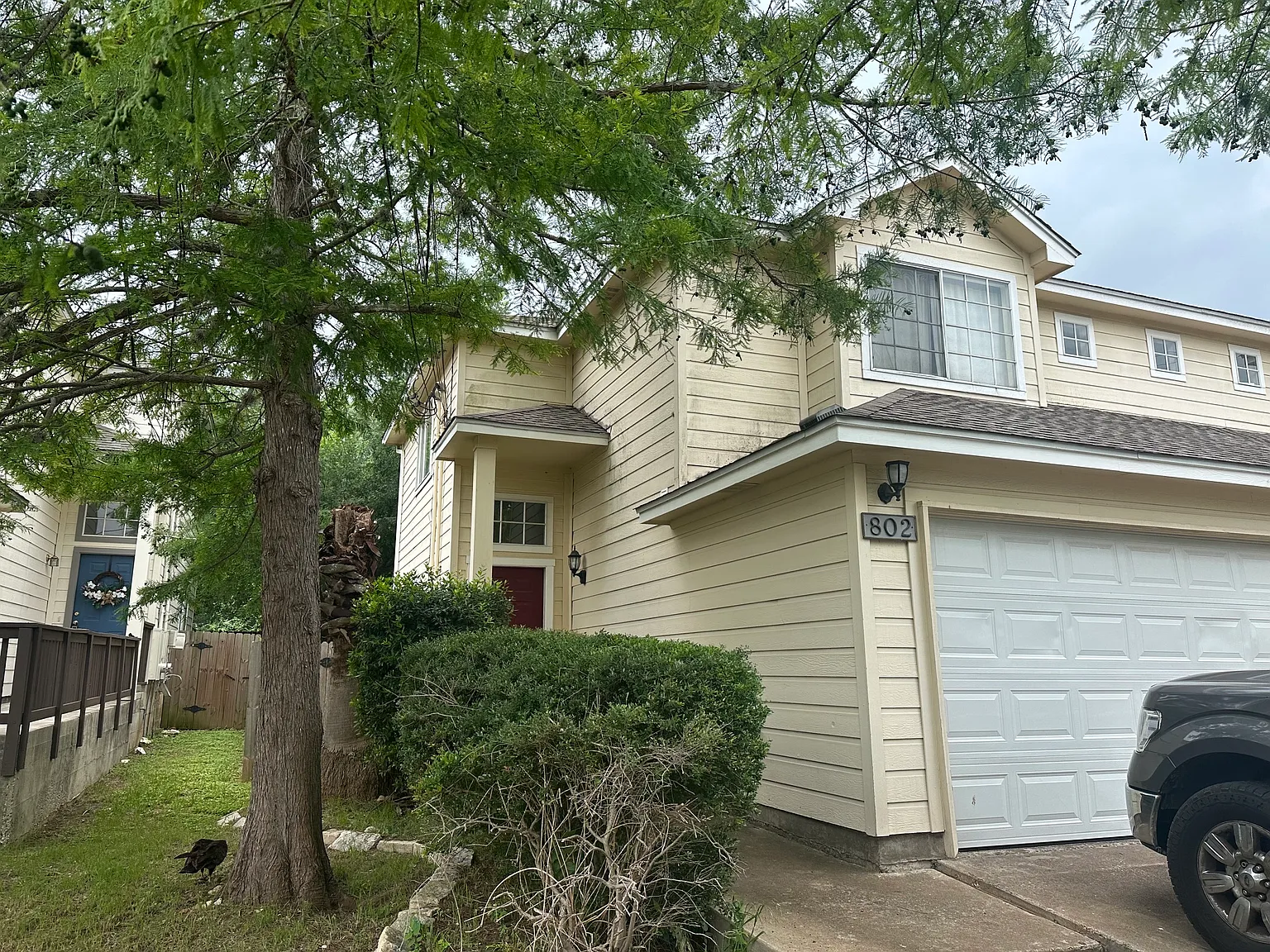 3 bed, 2.5 bath, 1300 sqft, $1,600 — Photo 3