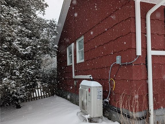 4th image of 142 Stillwater Rd