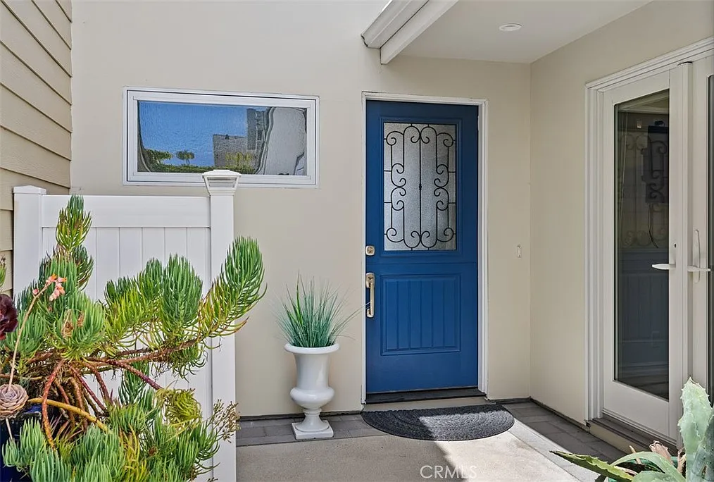 3 bed, 3.5 bath, 1750 sqft, $10,000 — Photo 2