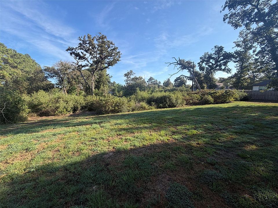 2nd image of 26239 Lakeshore Dr