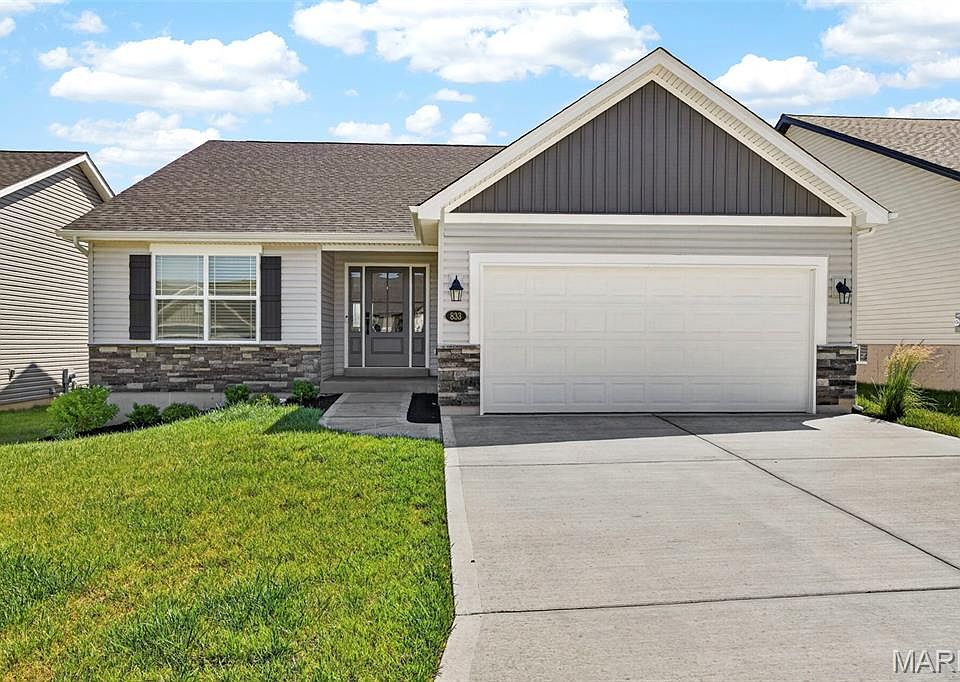 1st image of 833 Cedarwood Dr