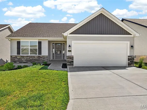 833 Cedarwood Dr, Moscow Mills, MO 63362