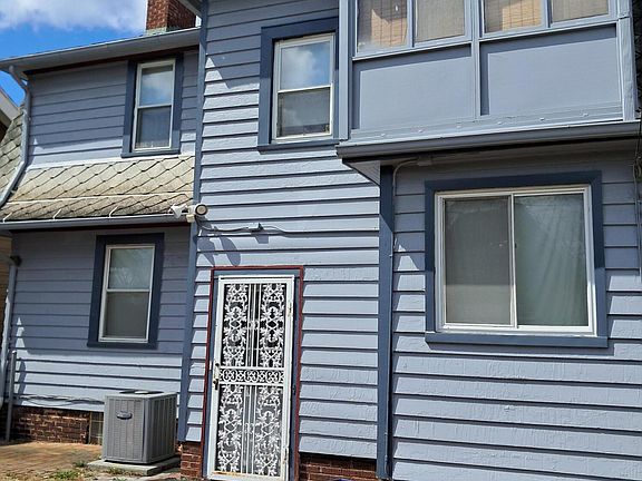 2nd image of 2106 Parkdale Ave