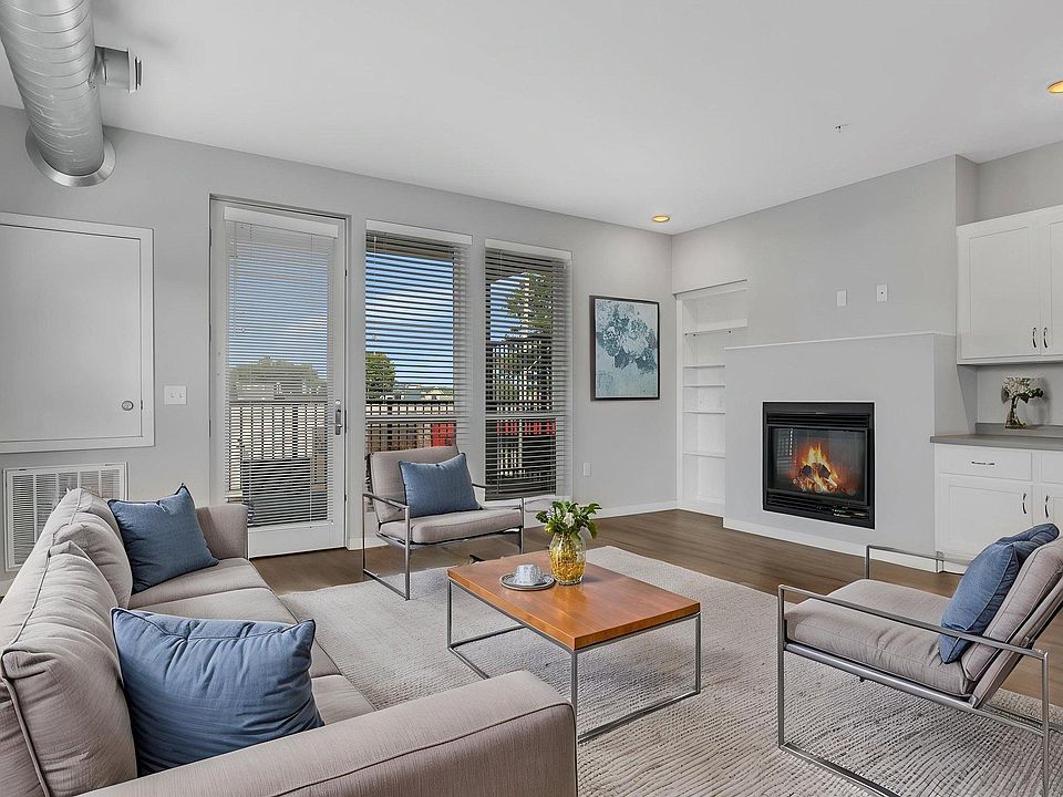 1st image of 24 College Ave N #207