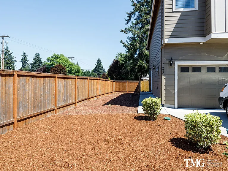 9807 NE 76th Way — Photo 48