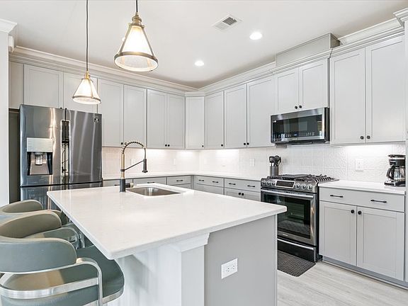 2nd image of 220 Landshark Blvd