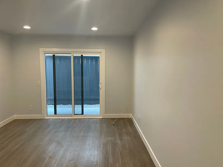 500 N Clementine St — Photo 18