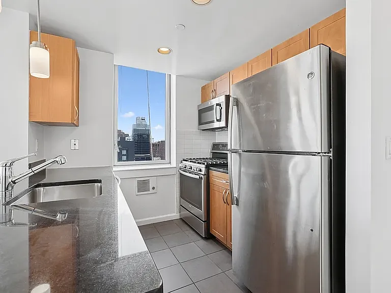 229 Chrystie St #1020-C — Photo 1