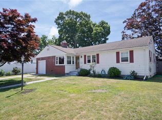 33 Bedford Rd, Cranston, RI 02910