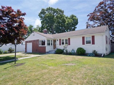 33 Bedford Rd, Cranston, RI, 02910