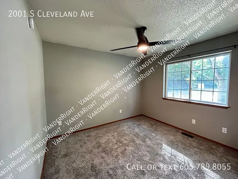 2001 S Cleveland Ave — Photo 10