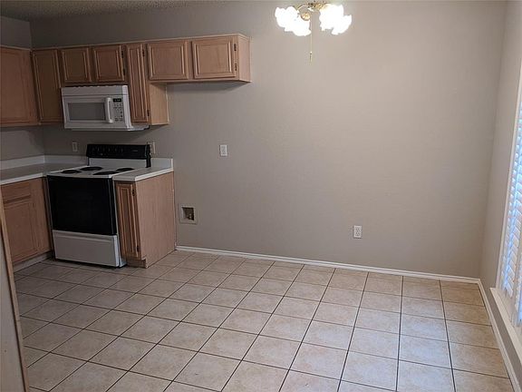 3rd image of 10240 Maverick Dr