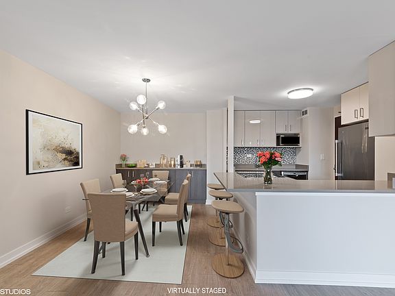 4th image of 1415 N Dearborn Pkwy #22B