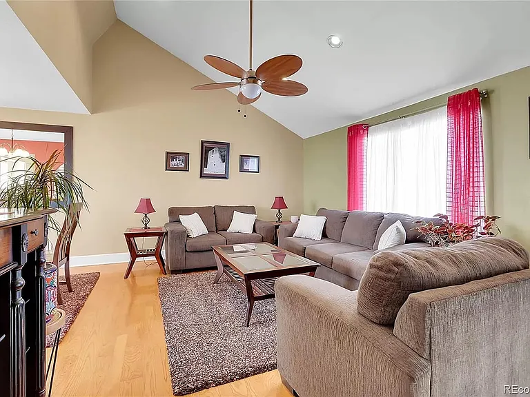 10610 Albion St — Photo 14