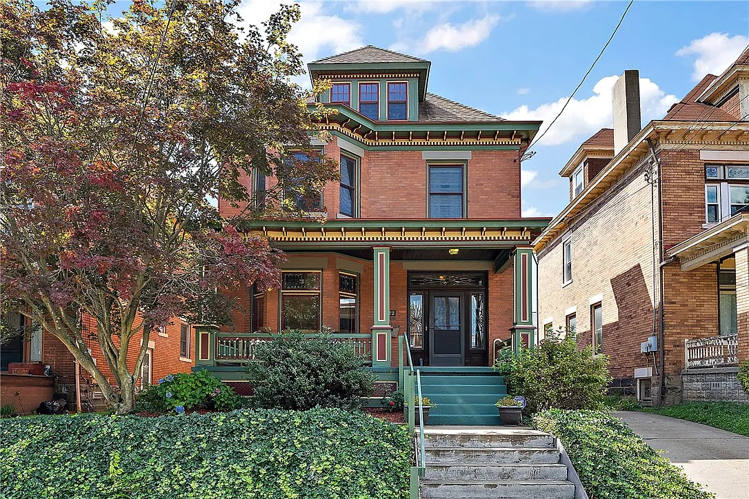 22 Emerson Ave photo 1