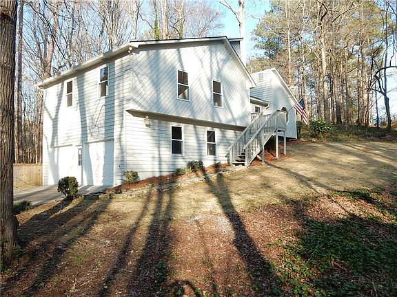 2nd image of 302 Covey Ct
