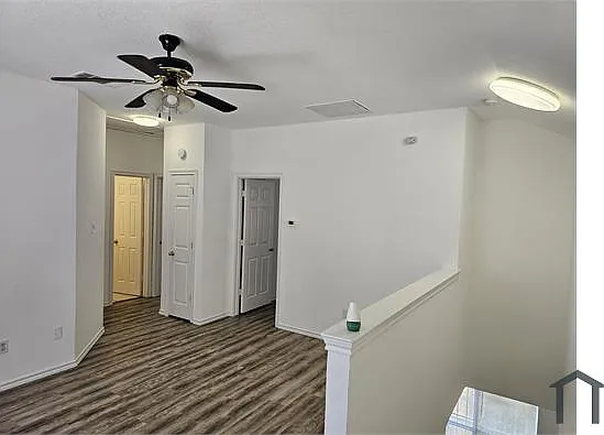 4 bed, 2031 sqft, $2,800 — Photo 2