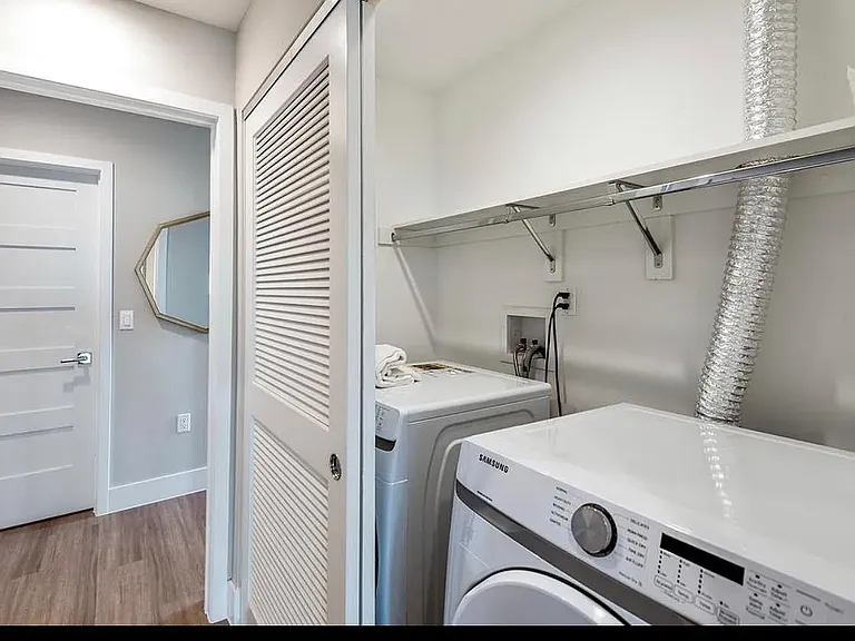 1906 Overland Ave #203 — Photo 7