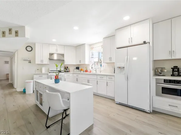 4982 Andover Dr, Las Vegas, NV 89122