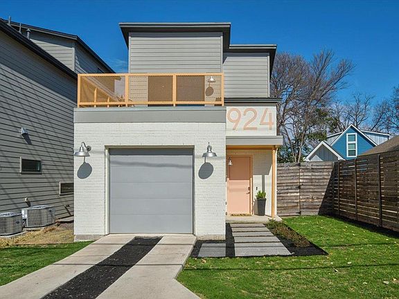 2nd image of 924 Cardinal Ln