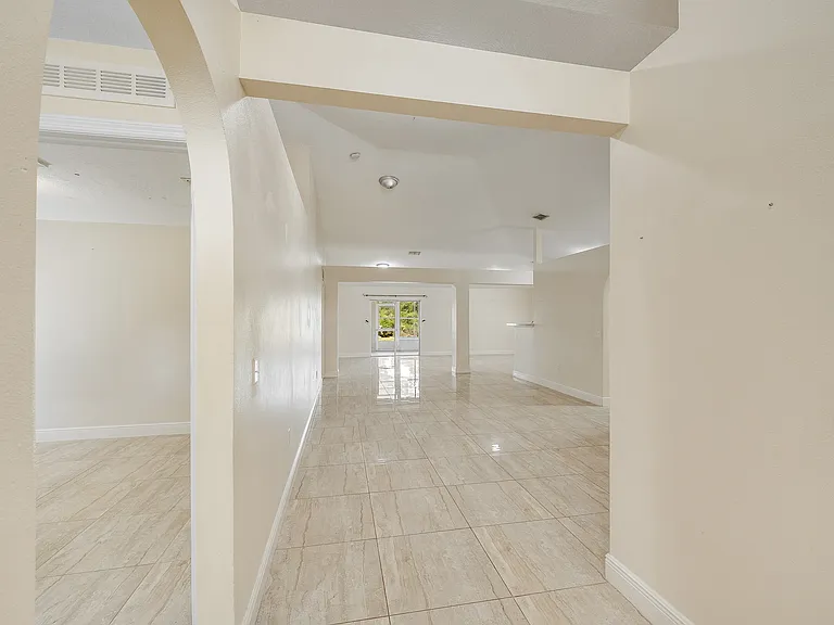 537 Mason Dr — Photo 10