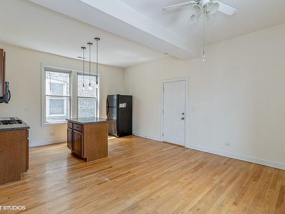 3rd image of 2611 W Augusta Blvd APT 2R