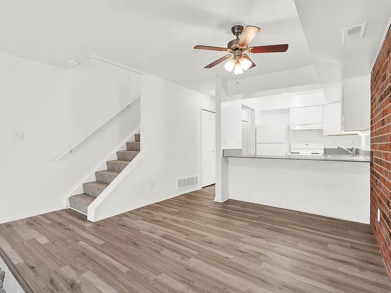 Riverside Townhomes — Photo 30