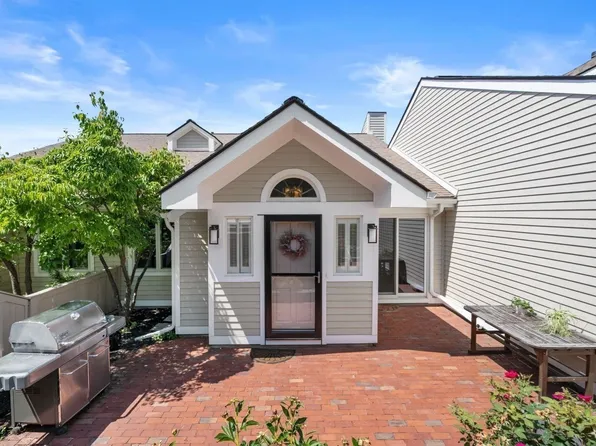 85 Algonquin Rd, Newton, MA 02467