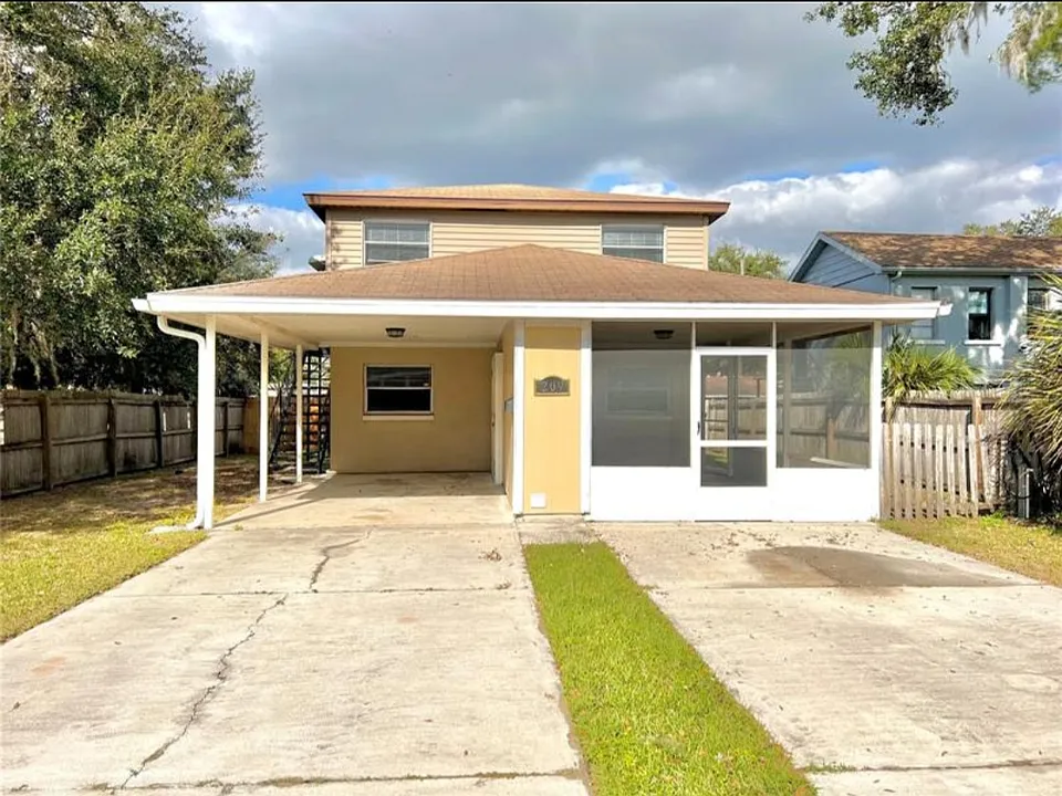 209 Avenue B SE #B