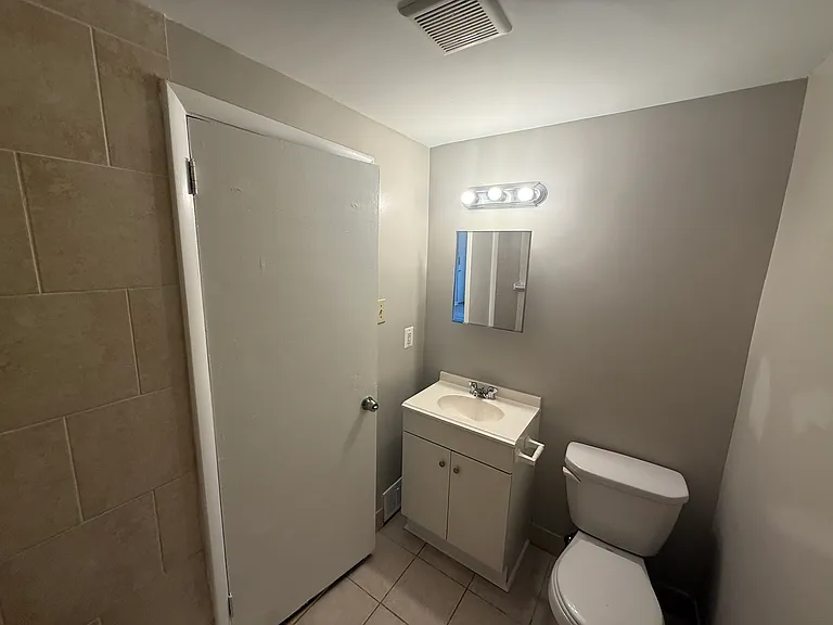 2 bed, $1,600 — Photo 12